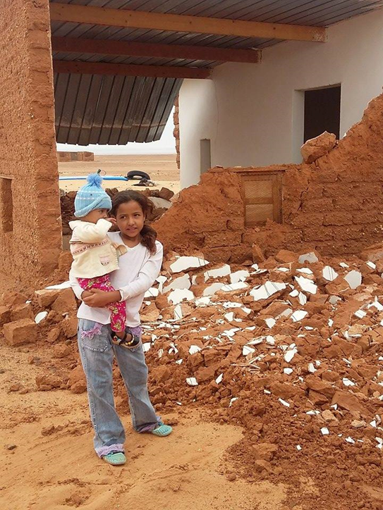 AECID_es's tweet photo. La @CooperacionESP ayuda junto a @ACNURspain a refugiados saharauis tras las inundaciones https://t.co/oMZ4G5dRu9 https://t.co/XS6HR3qcAG