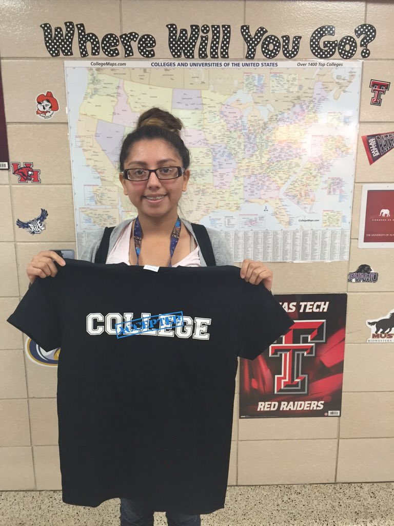 RayburnU's tweet photo. Congrats Julia- University of Houston #cougars https://t.co/RnKHX5gfuG