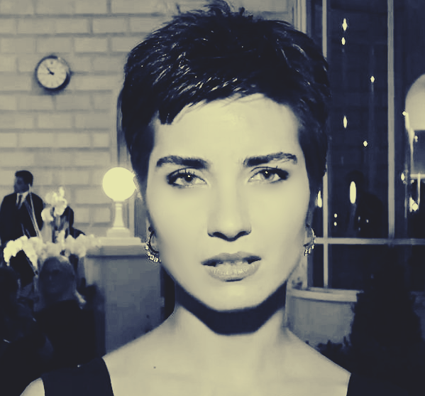 Polat_TB's tweet photo. Tubiş😻😻😻
#TubaBüyüküstün #Mipcom2015👊 https://t.co/NNLJrqKtWQ