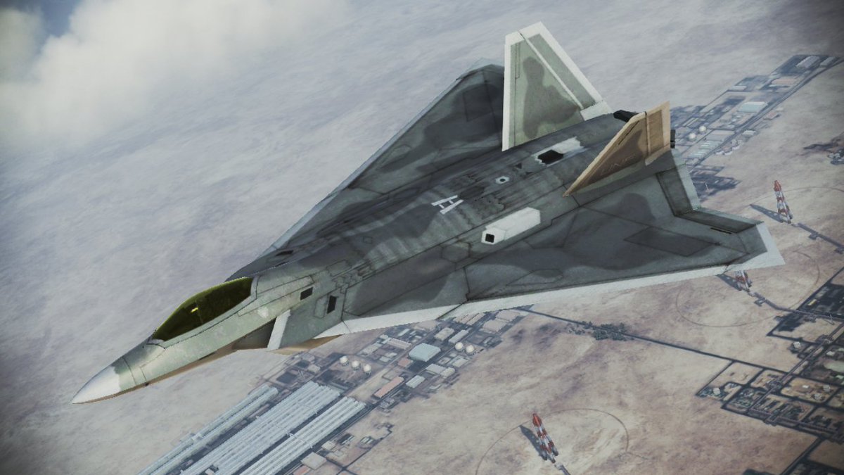 エースコンバット雑学bot 時々脱糞 On Twitter F B 22 F 22に対地攻撃力が備わった結果 なお実機は兵装搭載量が少なすぎてボツ しかしそこはエスコン 兵装搭載量は見た目じゃねえとばかりに全機体中最高レベル スタンドオフ兵器をバラ撒く鬼のような機体に