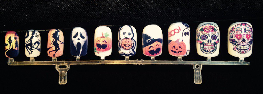 frandockm's tweet photo. Disfraza tus uñas para este #Halloween. Las espero en @MedispaUrban de lun-vier de 14:00 a 20:00 hra https://t.co/Zu9ijrObNd
