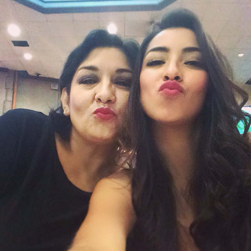 ParadaThalia's tweet photo. Gracias mami por hacerme tan bella, neta gracias 😏😌😊👌💕 https://t.co/aBhbDgp8Q8