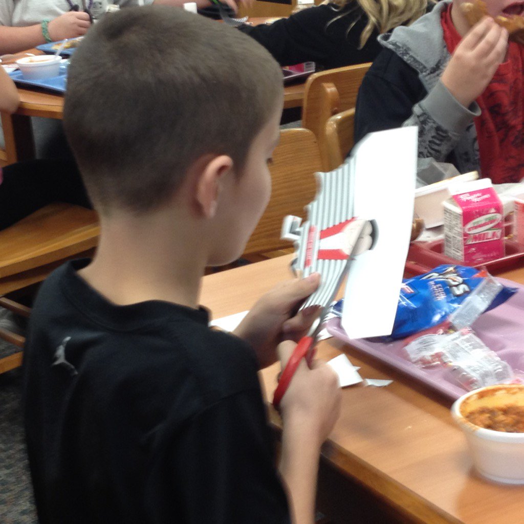 MarciaForreste1's tweet image. Making vampire candy wrappers @ #mslibrary #TheApacheWay