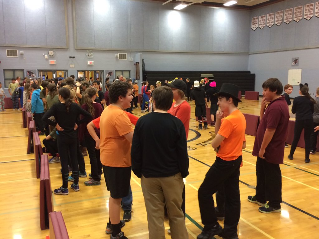 RavensSTA's tweet image. Grade 7&amp;amp;8 #dodgeball tourney!! Raising funds for our #MissionTeam2016 &amp;amp; #WebCrew #schoolspirit