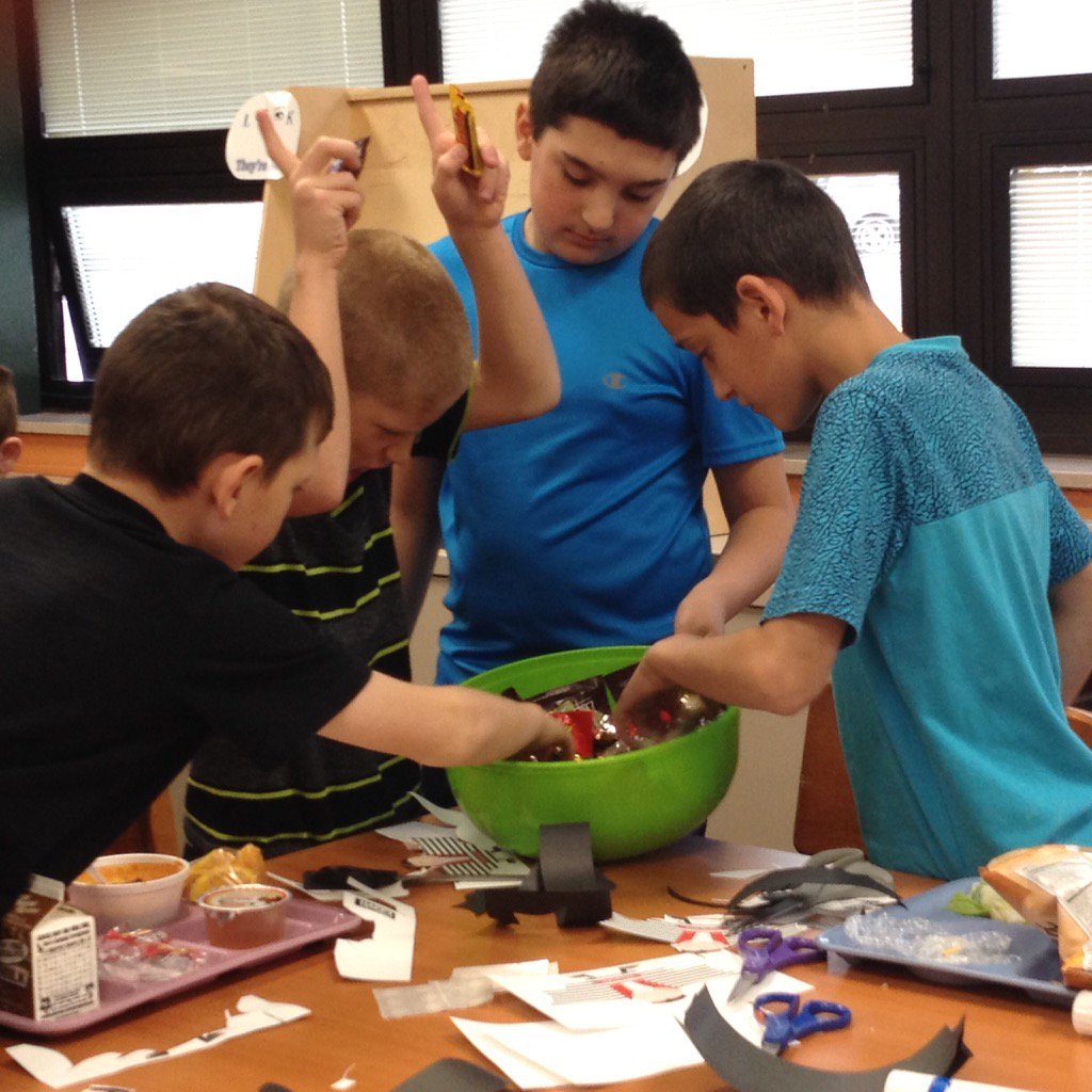 MarciaForreste1's tweet image. What piece of candy looks the best? #mslibrary #TheApacheWay