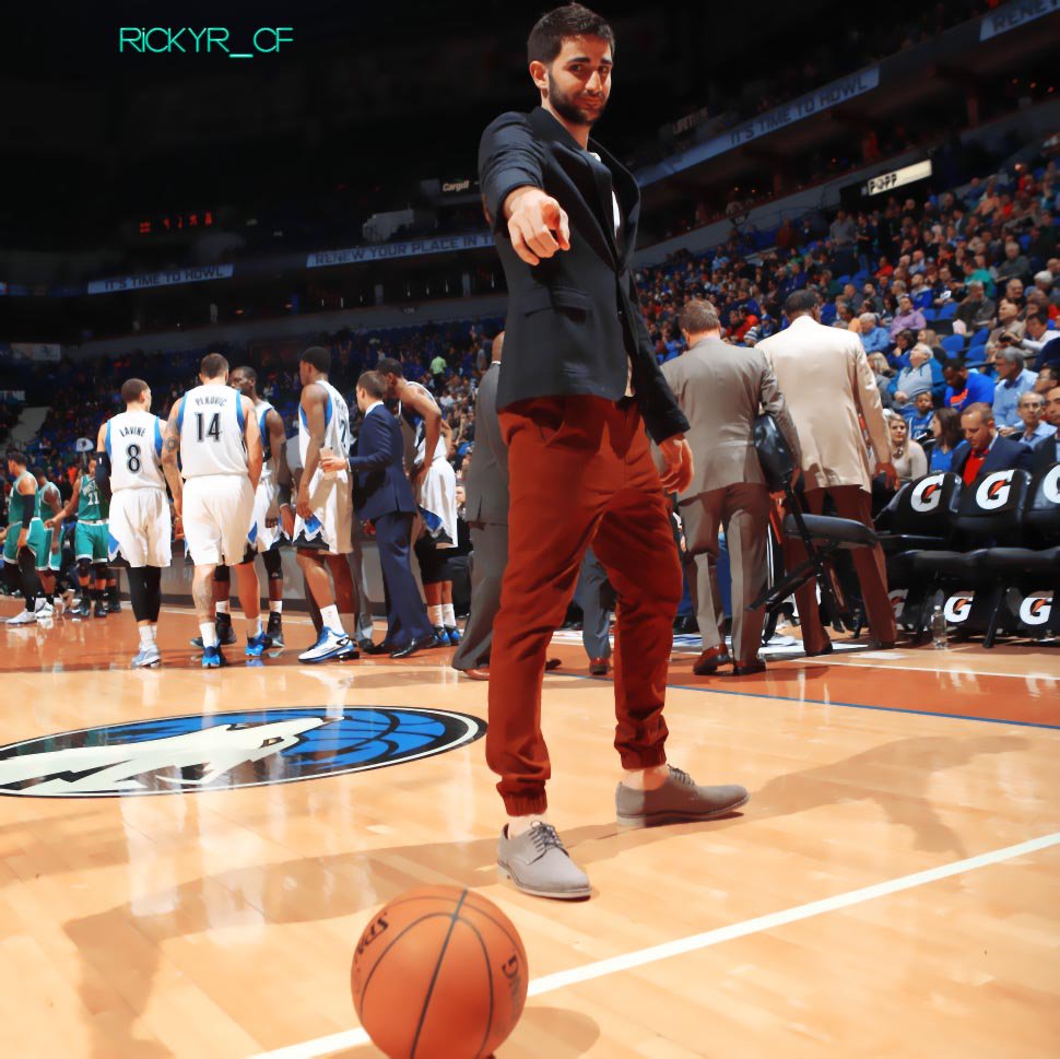 RickyR_CF's tweet photo. @rickyrubio9 wasting class and style in a game of @Timberwolves https://t.co/0SOBdPahVy
