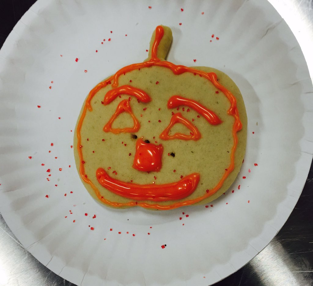 mrsmorganjhs's tweet photo. Happy Halloween 🎃 Foods I #sugar cookies #halloween https://t.co/vLNhtu5IXX