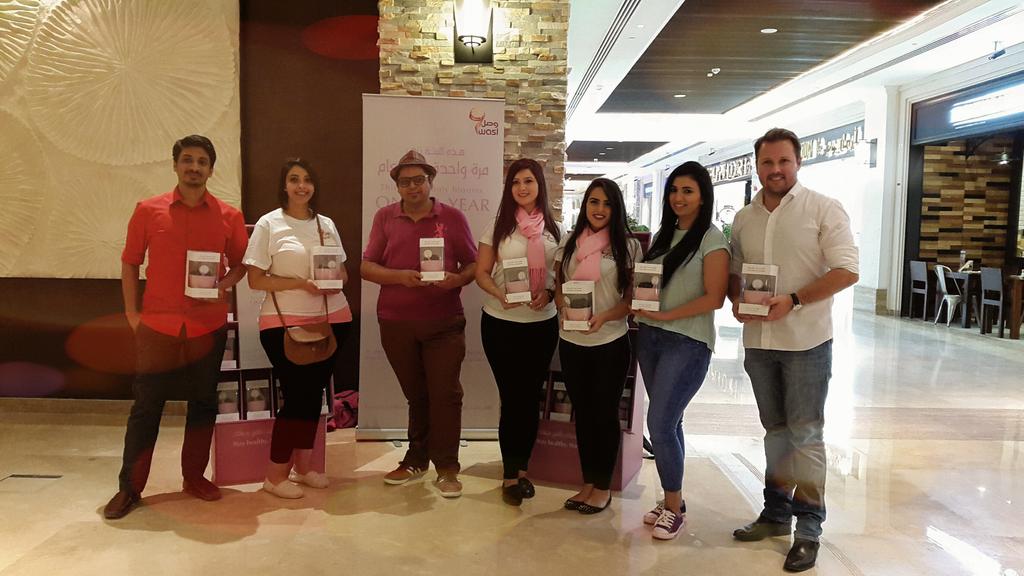 jamalhiqbal's tweet photo. Proud to give #onceayearflower to @waslgroup customers at #waslvita #Dubai  #Pinktober #BreastCancerAwareness  #UAE https://t.co/xVYiueE9TG