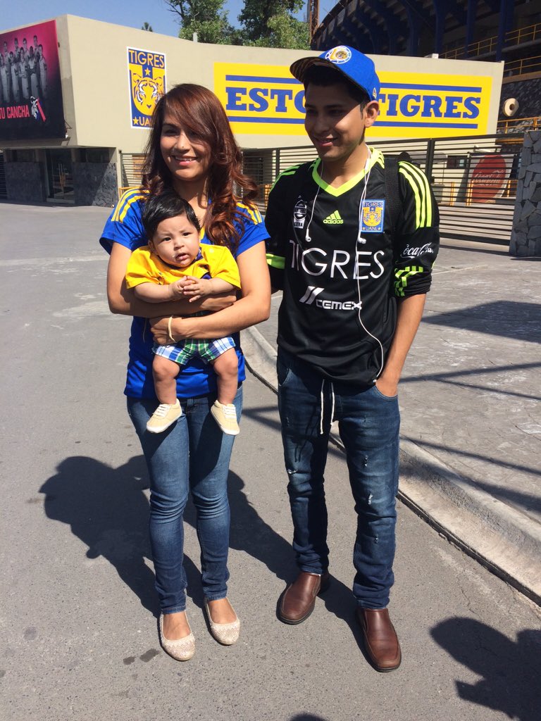 ReneFdz's tweet photo. Ya llego el bebé André Gignac al Estadio Universitario para conocer al delantero de @TigresOficial @_LASNOTICIASMTY https://t.co/YWTviiG7rD