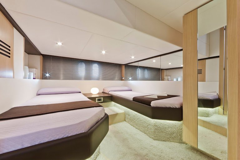 AbsoluteNA's tweet photo. Our #40FLY offers 2 #cabins that invite you in with #classic #italiandesign. #AbsoluteYachts #luxurysleeping https://t.co/N2jXilPcQt