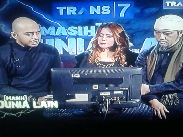 MijanisticSCNG_'s tweet photo. @alizainal08 @aiko_sarwosri @Ustad_Arif lagi bahas sosok perempuan di kaca yang menampak #MDLSemarang #SahabatMDL https://t.co/o6RWwqx17B