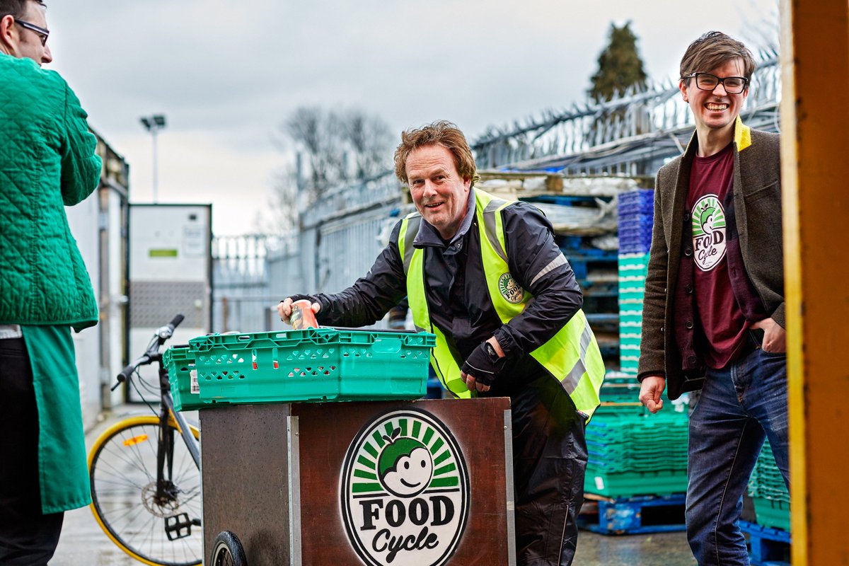 Morrisons's tweet photo. We're rolling our food waste initiative out nationally so that any edible unsold food is donated to charities! https://t.co/EwZp4FSJcg