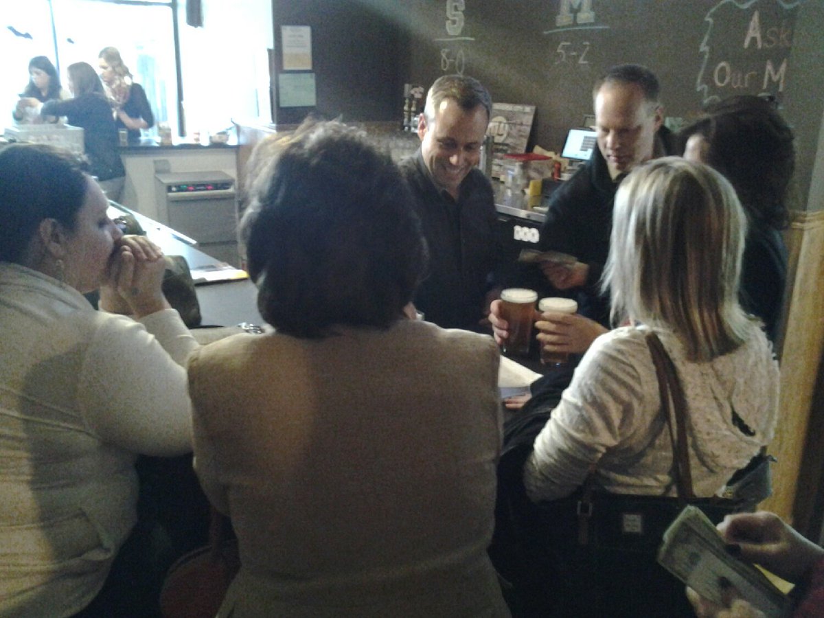 DbnAreaChamber's tweet photo. Learning about and tasting the best #beer in #Dearborn at @DearbornBrew #MACP2015 https://t.co/yNSJDgB77n