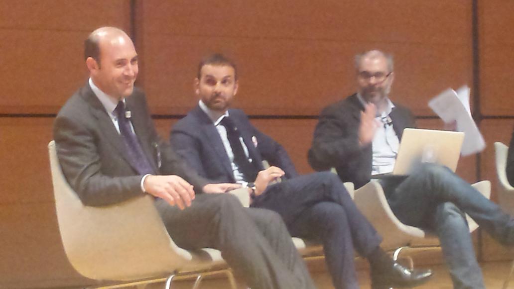 Enjoy's tweet photo. #smartcities2015, Giuseppe Macchia "la semplicità può essere anche digitale" @formazione24ORE https://t.co/Gm5ZBP374d