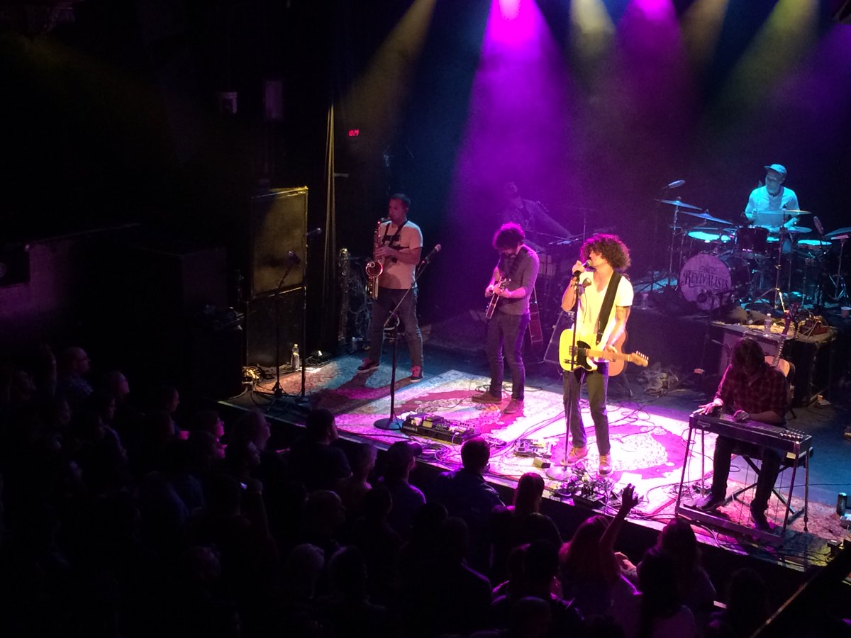 bedouxmusic's tweet photo. David Shaw of @therevivalists, you have a bad-ass afro. That is all. @IrvingPlaza #datfrotho #nyc #saxjams #newmusic https://t.co/waB2sVv5h2