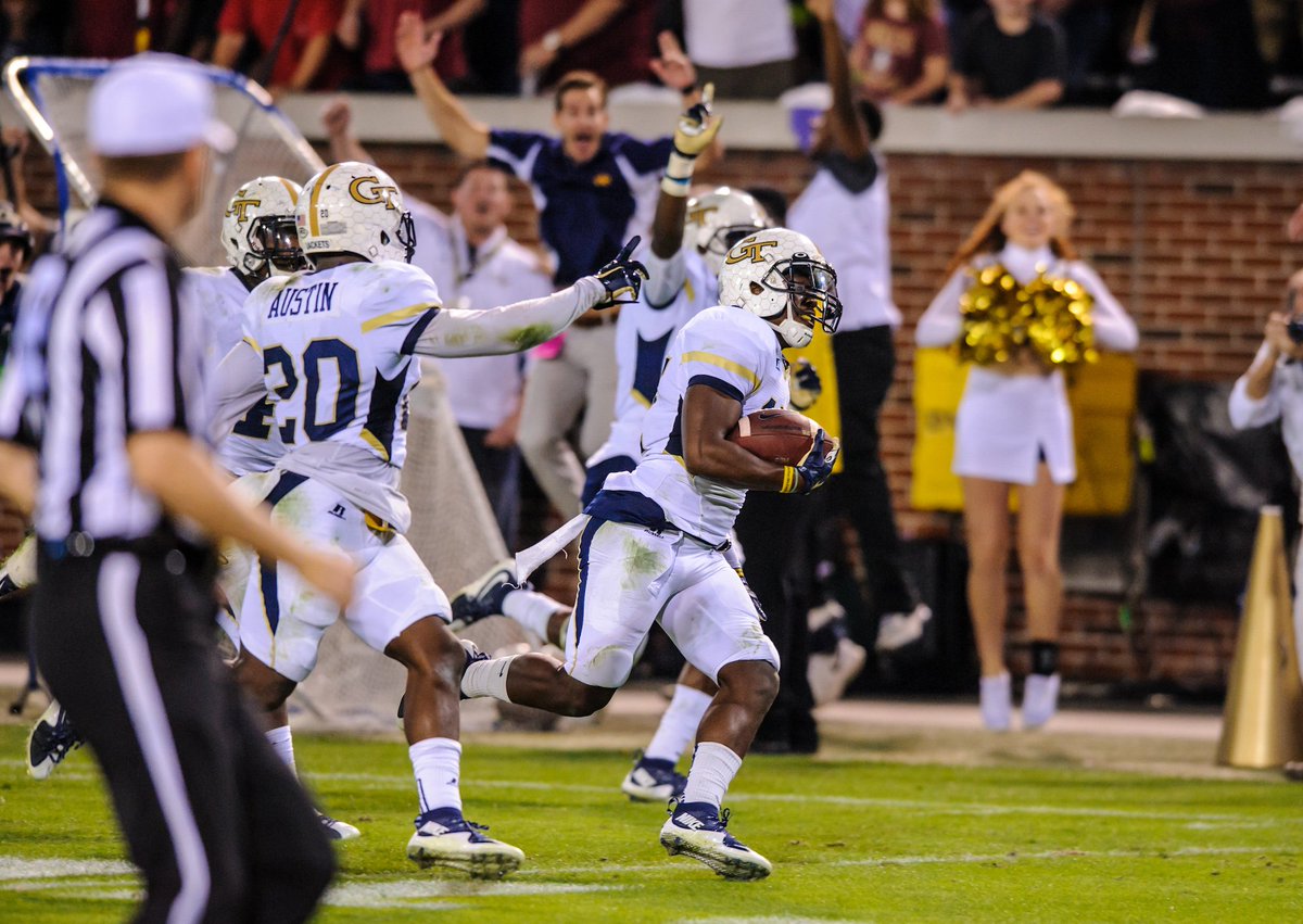 GeorgiaTechFB's tweet photo. #TBT to when the earth shook at Bobby Dodd Stadium Saturday night #MiracleOnTechwood https://t.co/2BOGIUBdji