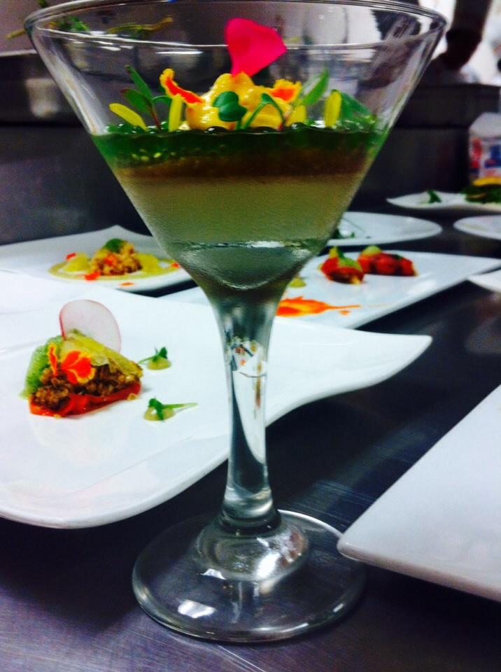 chefborbolla's tweet photo. Mis alumnos de la #UTBB experimentando con sabores y colores #RealFood #FoodPorn https://t.co/1i9Rd5dLtE