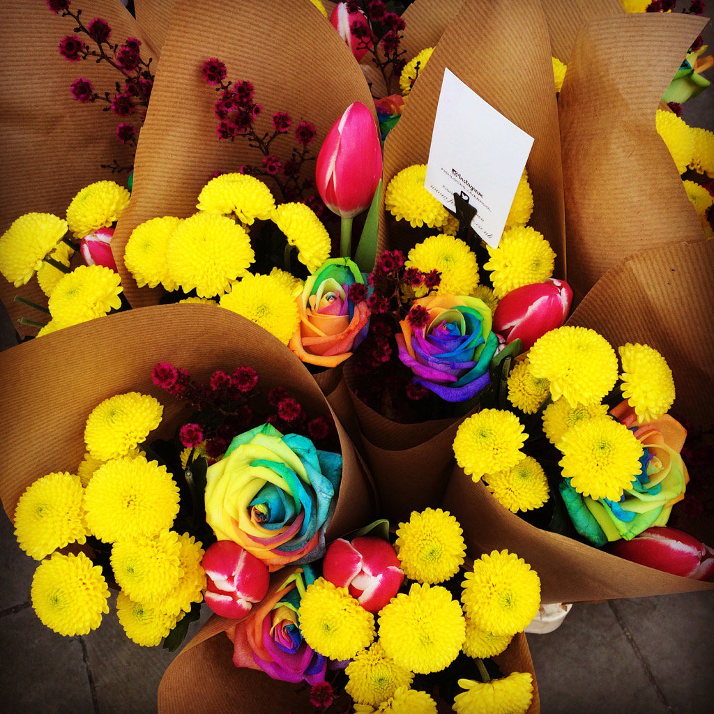 FishlocksFlower's tweet photo. Lovely little posys outside our Castle St Store ๐ธ๐ #FishlocksFlowers https://t.co/UKFEaNaeG8