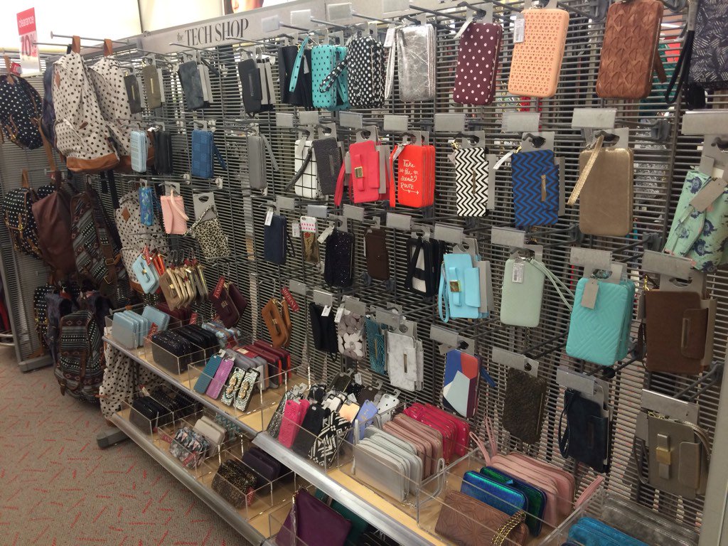 T0806 driving sales by filling the floor by emptying wallets #d146takessales <a href="/jenngoldbach/">Jennifer Goldbach</a> @domcolosimo