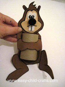 IPCurriculum's tweet image. #Preschool #cardboard roll #squirrel #craft! #IPC: bit.ly/ipcforyou. Via: bit.ly/1Nq9wnE. #animals
