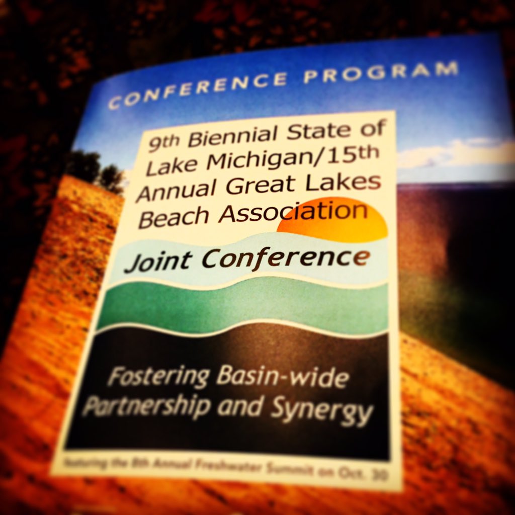 EricKerney's tweet photo. All minds here point to the waves -> the State of Lake Michigan! #SOLMGLBA #MIwaterworld https://t.co/WTzTYqOeiU