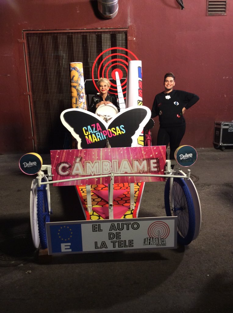 salvameoficial's tweet photo. ¡Qué maravilla! El #autodelatele va a petar el sábado en la carrera de Autos Locos. ¡Seguidla en @fabricatele! https://t.co/KbeIamNlRo