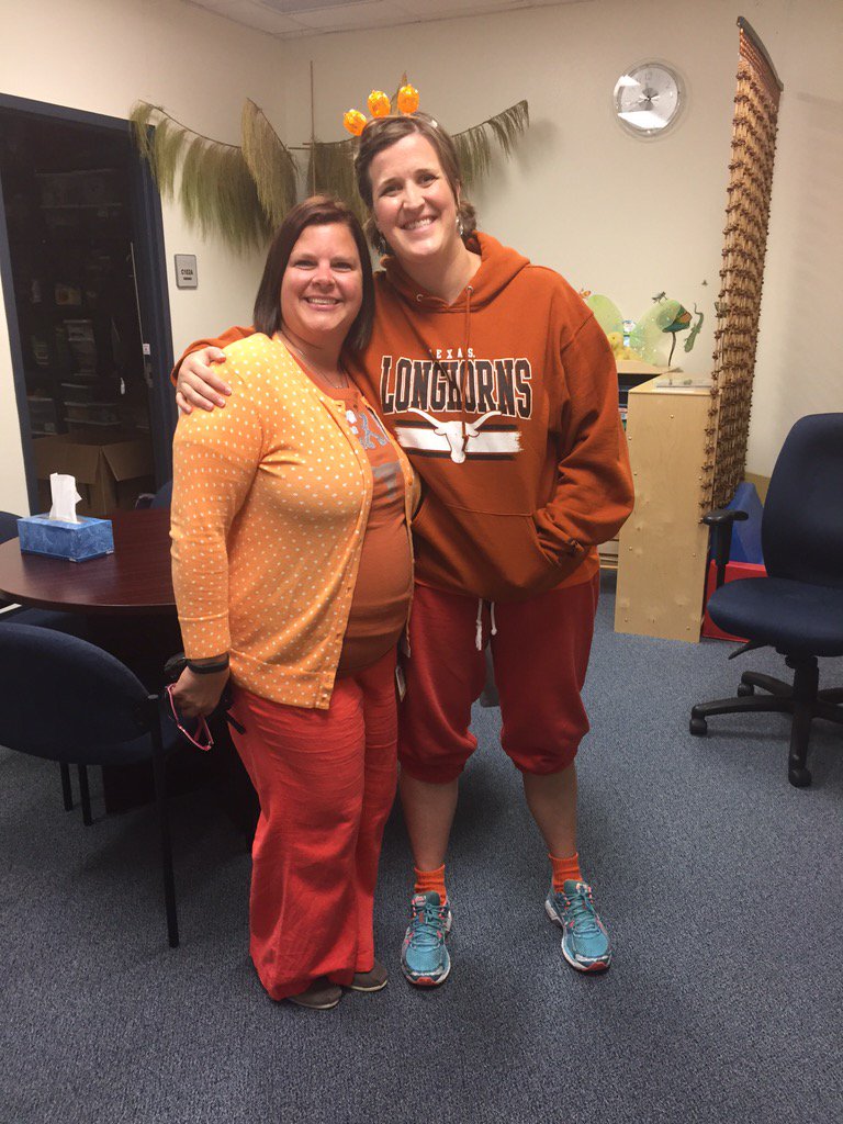 krisben6765's tweet photo. "Orange Day" at Isaacs. @AmyPSmithPK https://t.co/QuawPHGHAe