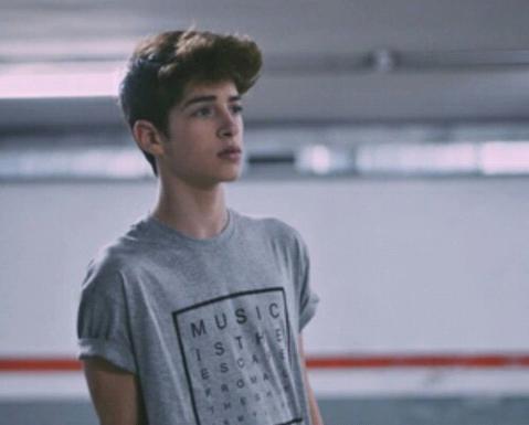 chxclxte's tweet photo. He walks alone underground near the subway. (OPEN RP) https://t.co/BE2SqTCkGQ