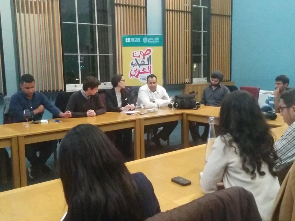 #YAVinUK We start our session on #Extremism Narratives from #Daesh to #Dudley facilitated by <a href="/FaithMattersUK/">Faith Matters</a>