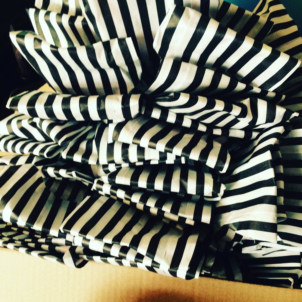 chineapplepunk's tweet photo. #Halloween treats all bagged up ready for Saturday! 👻 https://t.co/g5SBBa6YQ8