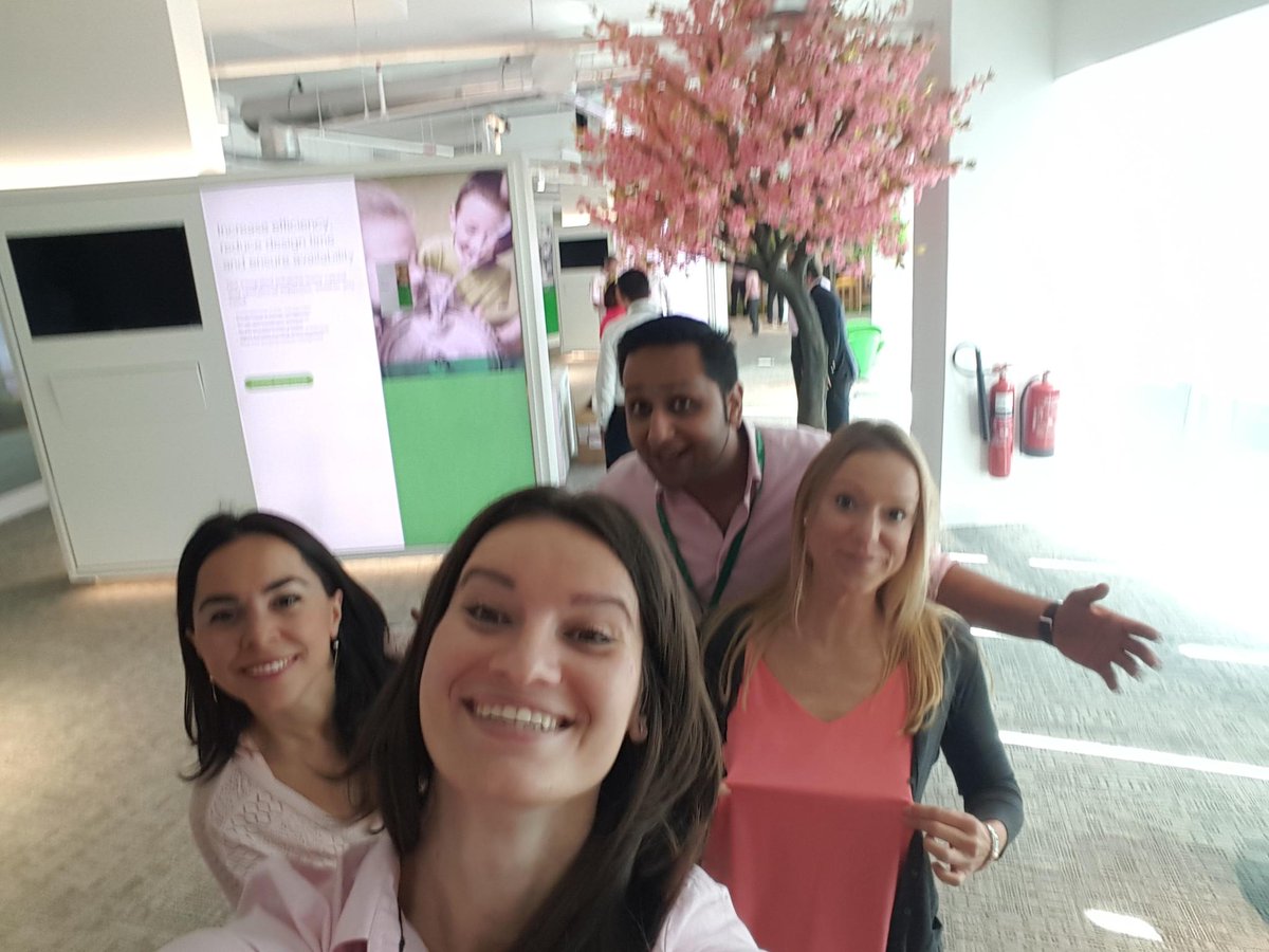 marrchy's tweet photo. Support @ThePinkCaravan! @SchneiderEME #LifeIsOn #Dubai https://t.co/7DN64n74Bo