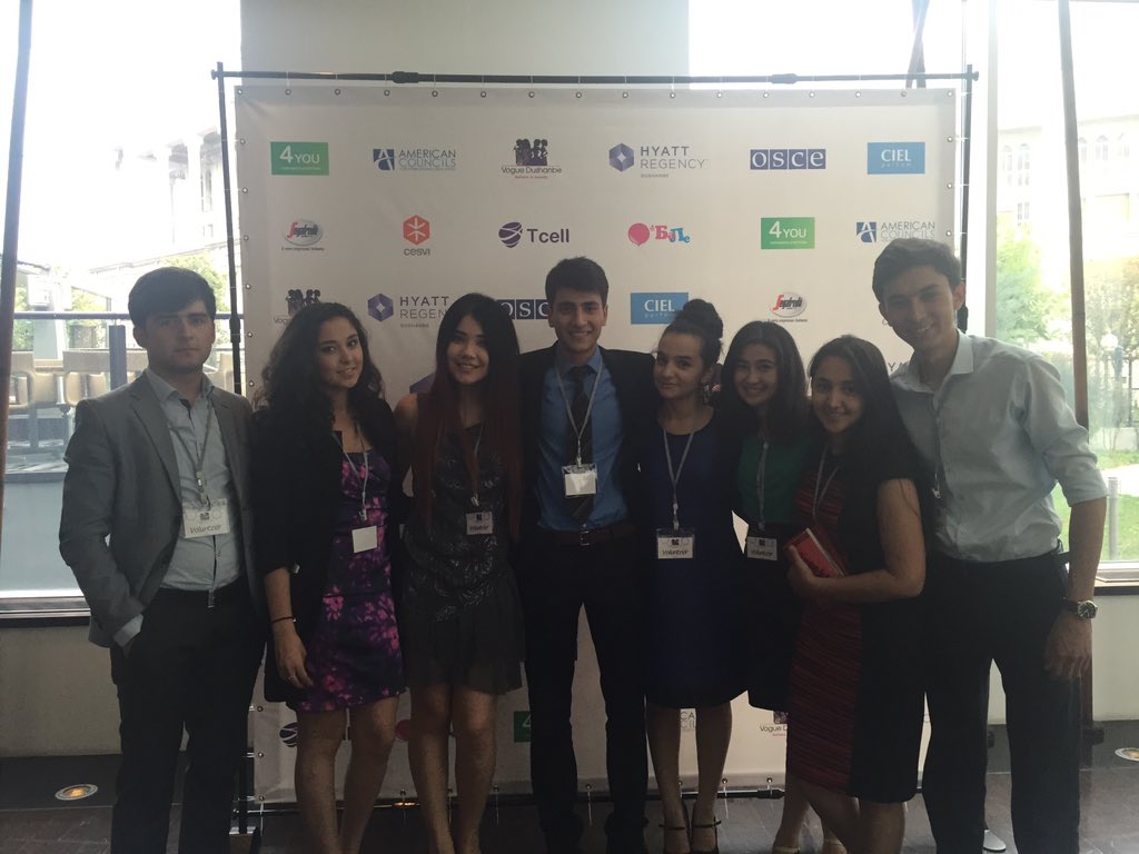 FLEXAlumniTJ's tweet photo. Alumni are helping to run the fashion show event!!! https://t.co/t5ofmjVhe0