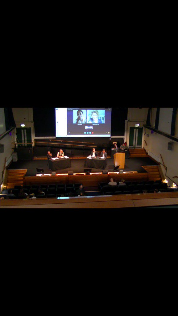 MobilePedagogy's tweet photo. Changed trains to get a cab from LONVIC to #eltfuture - no dice. #livestream freezing so internet problems #UK too! https://t.co/gY2Z0Rs2vF