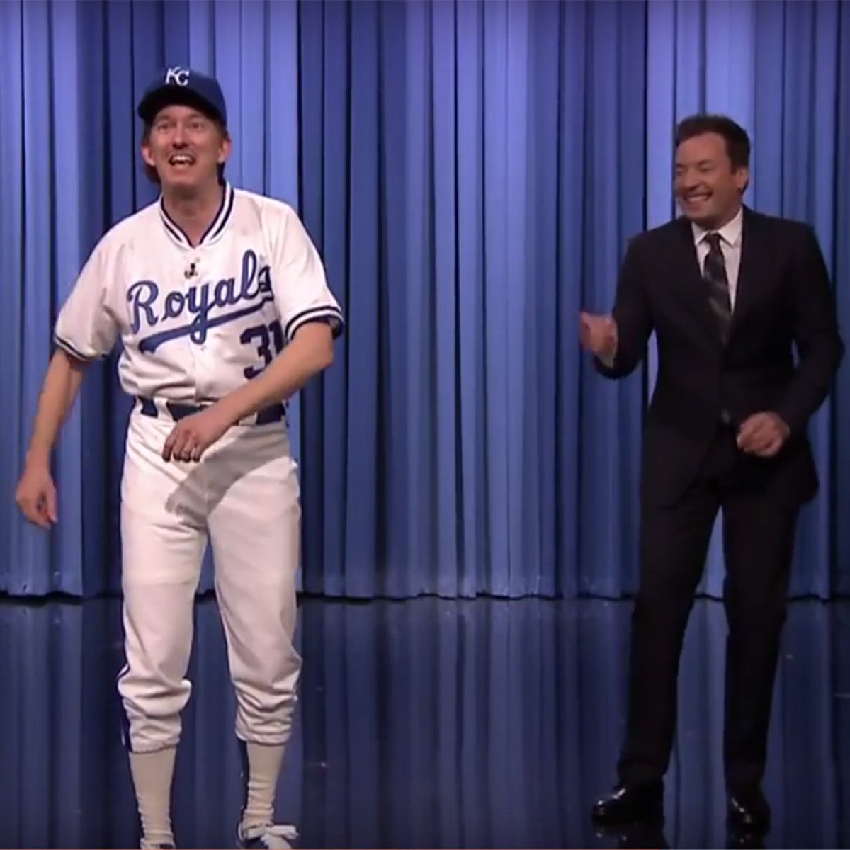 Cut4's tweet photo. .@jimmyfallon went back in time to talk to/lay down some terrible rap with 1986 @BretSabes: https://t.co/hsFbWB1KEw https://t.co/ZINxkWI3WL