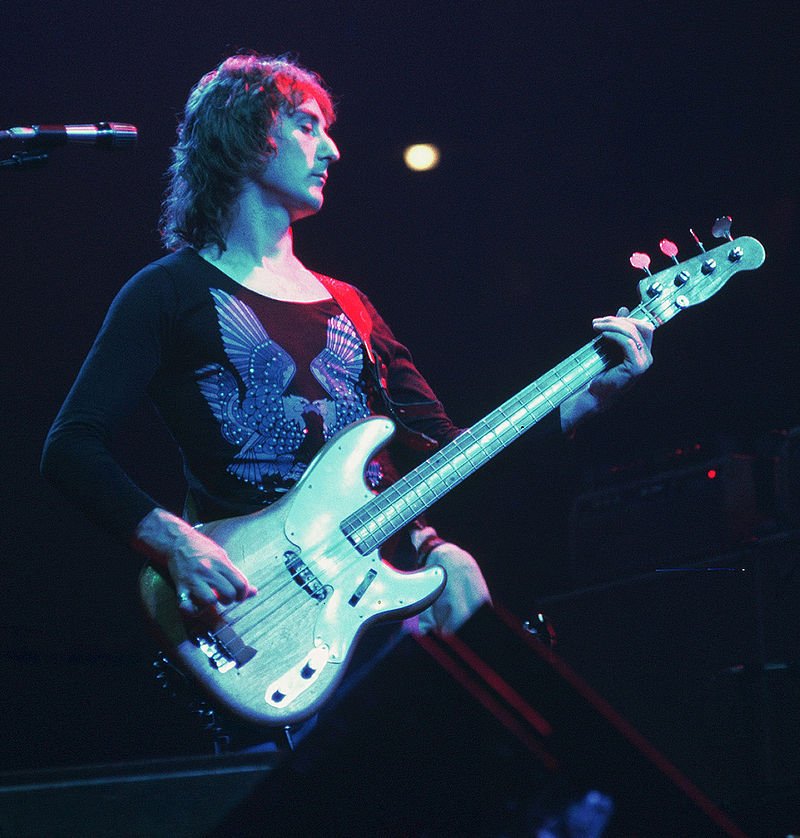 Happy Birthday Denny Laine! Denny (The Moody Blues & Wings) was born on 29 Oct 1944. 