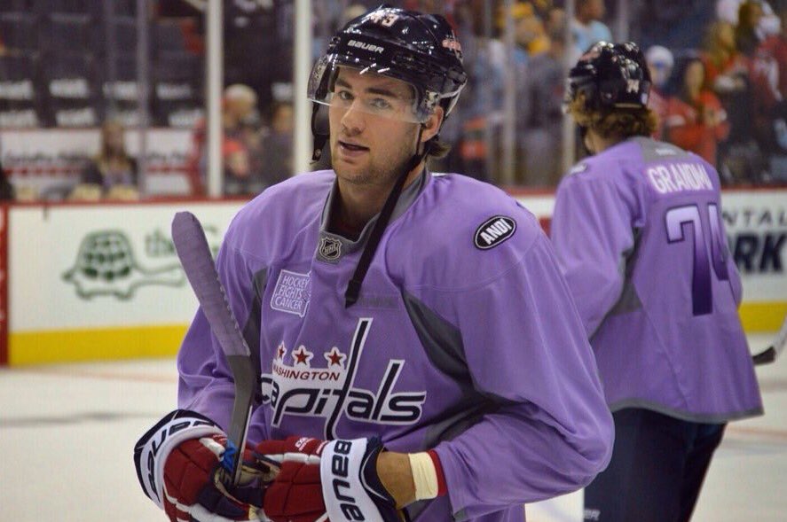tom_wilso's tweet photo. Proud to be a part of supporting such a great cause last night... #CapsFightCancer #HockeyFightsCancer https://t.co/rADulGhaps