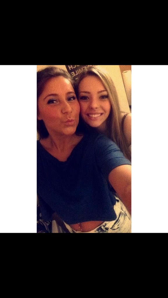 dbots32's tweet image. happy birthday to you best friend, finally 21 🎉❤️ ily ily ily now let's drink 😈 @KristinaMagg