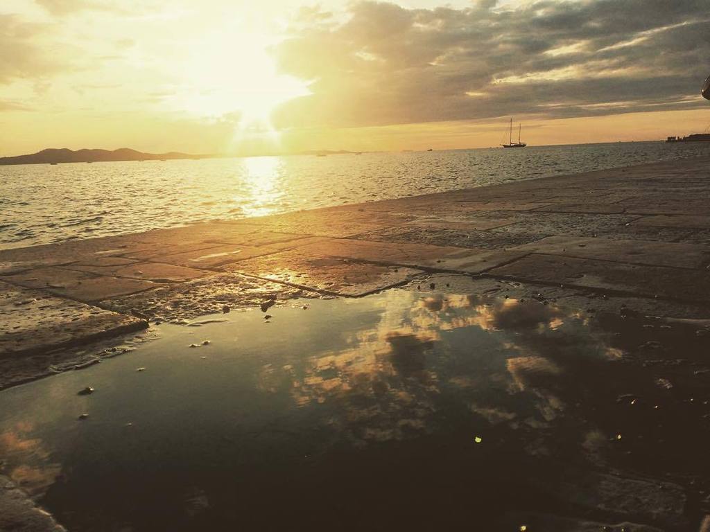 PointersTravel's tweet photo. #autumn..the year's last, lovliest #smile! ๐
๐๐๐ป #pointerskrk #krk #krkisland #croatia #helโฆ https://t.co/XGkIFa6EmL https://t.co/YTCtEMzlwL