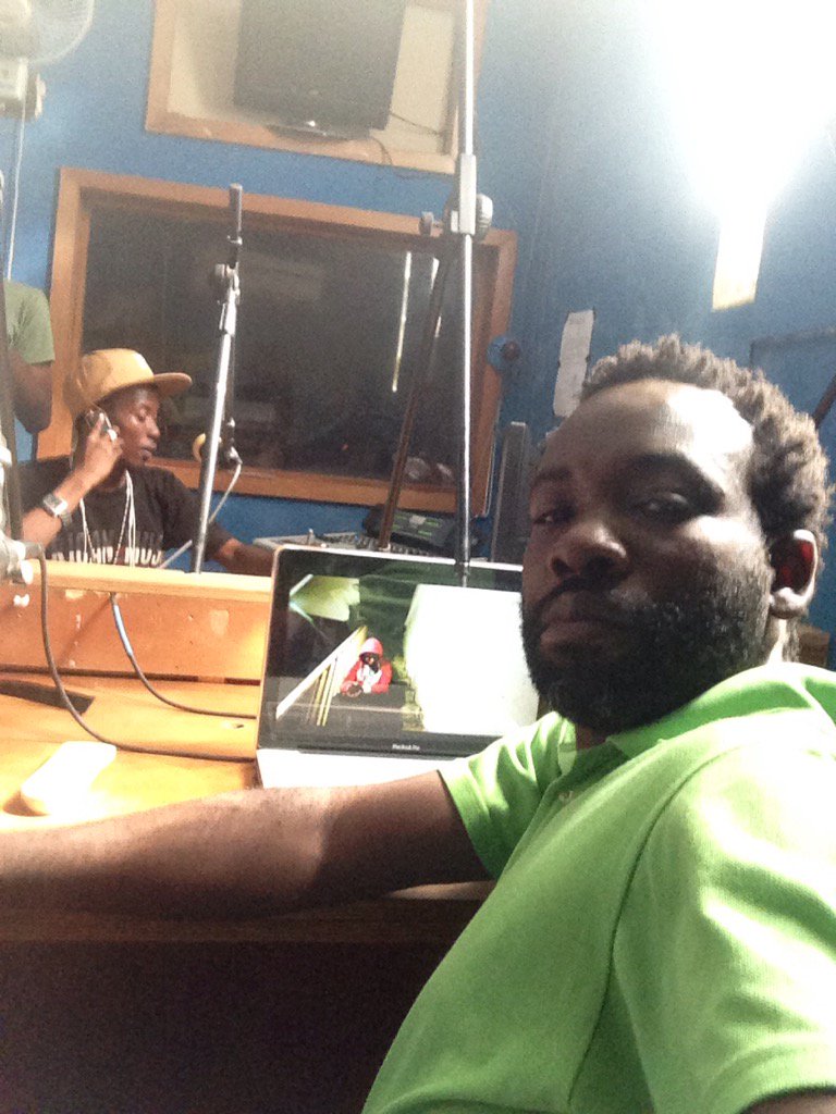 aza111's tweet photo. Now interview nan Leogane 97.1 #belvalfm @Heromaghaiti @HaitianMagazine @MrJaredPL https://t.co/YXcZzapOhn