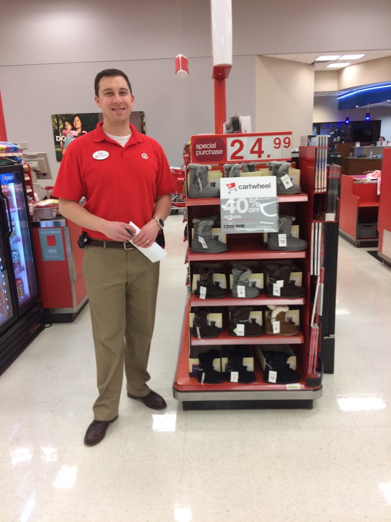 SamiStosser's tweet photo. This ETL-AP sure loves to drive sales at 531!! #EliRocks #GreatLookingStore #CartwheelDeal @JaxBackes @kaitward16 https://t.co/0paP0Ibnjt