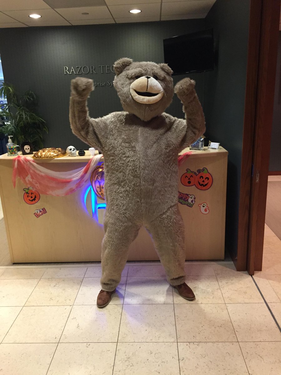 _RazorTech's tweet photo. Happy Halloween! Our annual Halloween bash brought some fun guests to the office! #HalloweenGeeks https://t.co/KGoq4n74OD