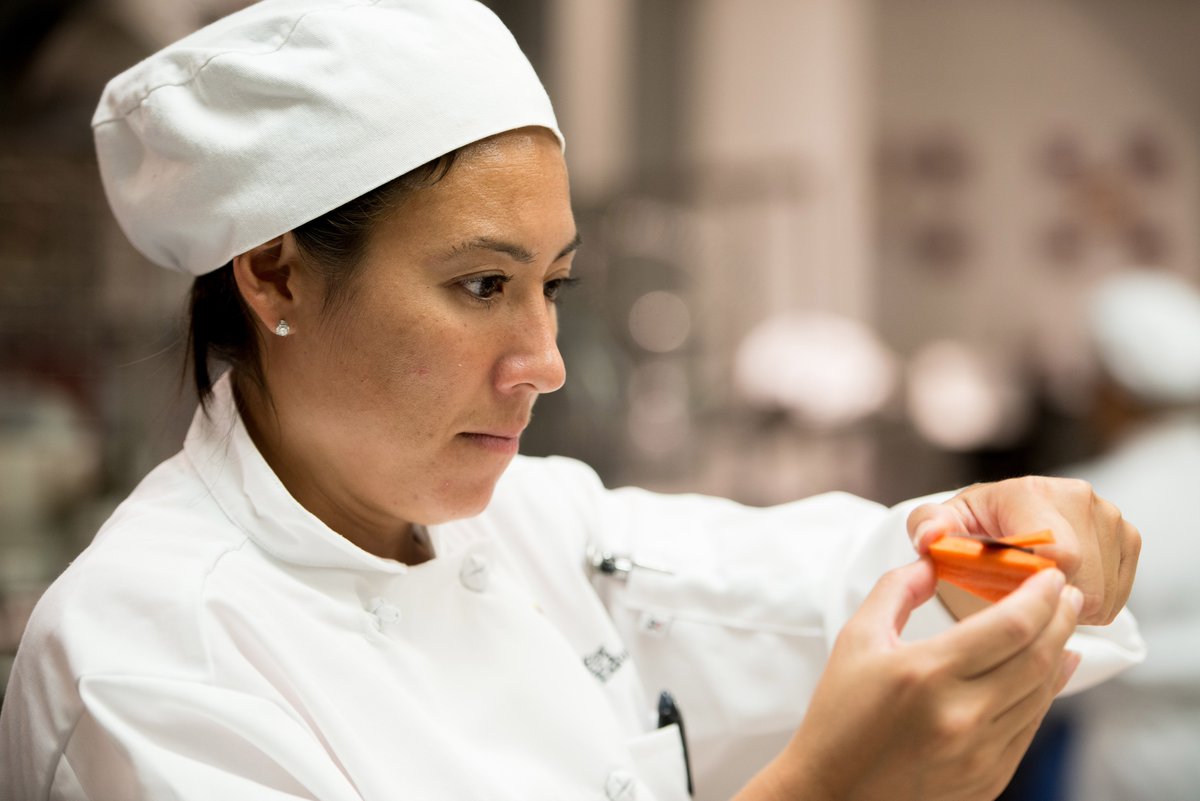 iceculinary's tweet photo. 11/14: Tools & Dishes of Modern Cuisine—Vegetable Cookery with @jamesbriscione. To register: https://t.co/dbL4cTdXTR https://t.co/k0IuPmFsBd