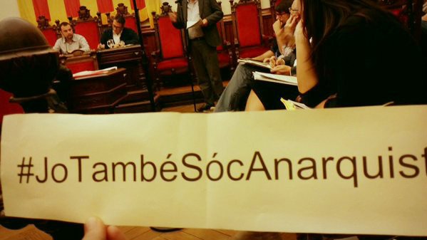 CUPTerrassa's tweet image. Si no pots seguir el ple... Vet aquí algunes estampes!

#JoTambéSócAnarquista
#LesArenes
#AturemLaConcessió
