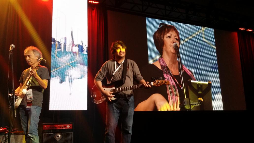 itohiro73's tweet photo. NullPointers on stage!! #JavaOne #j1jp https://t.co/x9dlVsELma