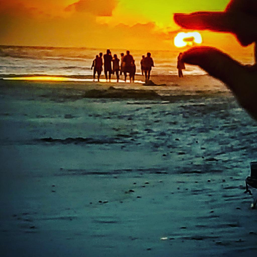29Braves's tweet photo. There's Liz crushing sun##LIVINTHEDREAM#JUST ANOTHERDAYINPARADISE##LITTLECITY#BIGBEACHES# COME C US# ROOM FOR TWO##! https://t.co/qIjND9ooww
