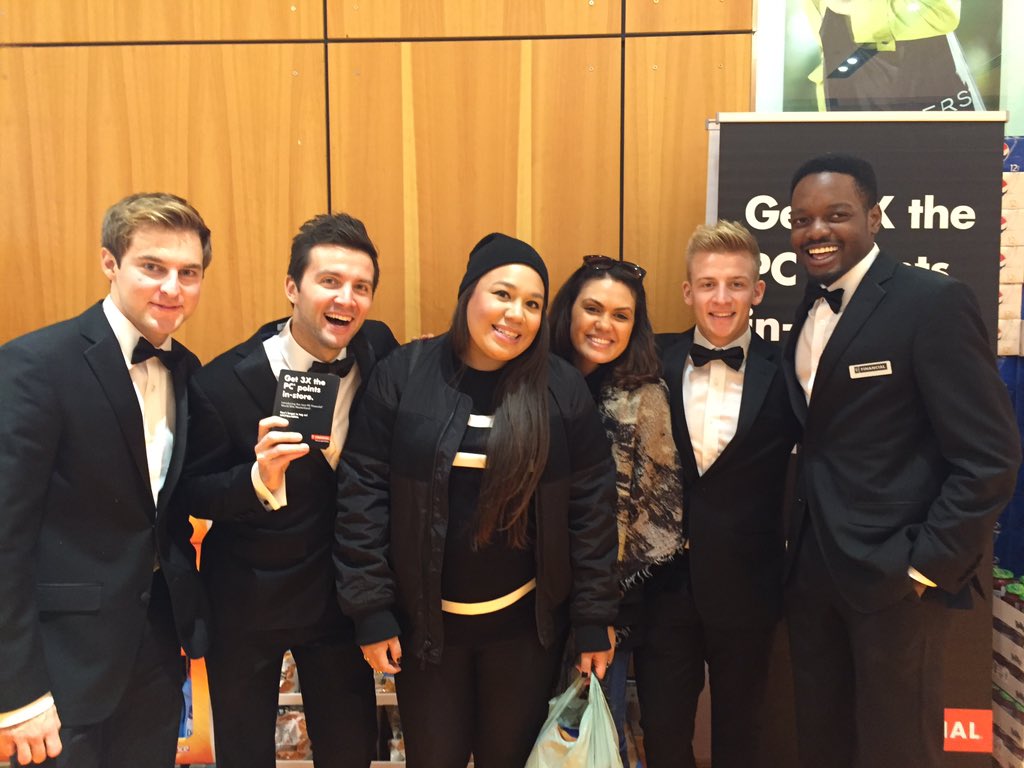 Deeks101's tweet photo. #PCFWorldElite - service with a suit!! #Loblaws #QueenWest https://t.co/2WW7CNc95m