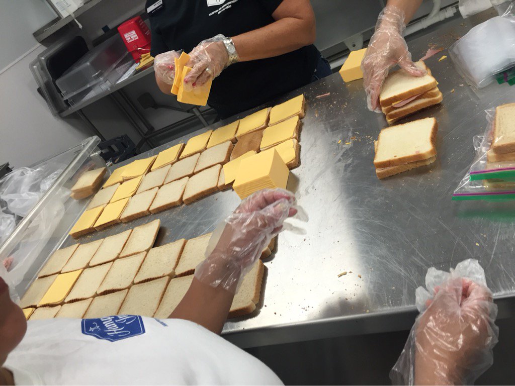 OcieJ1's tweet photo. My Hampton Inn Humble Family @KidsMeals #HamptonalitystartswithUS #31DaysofHoH #myteam #HamptonFACT https://t.co/ErYKF8nc6G