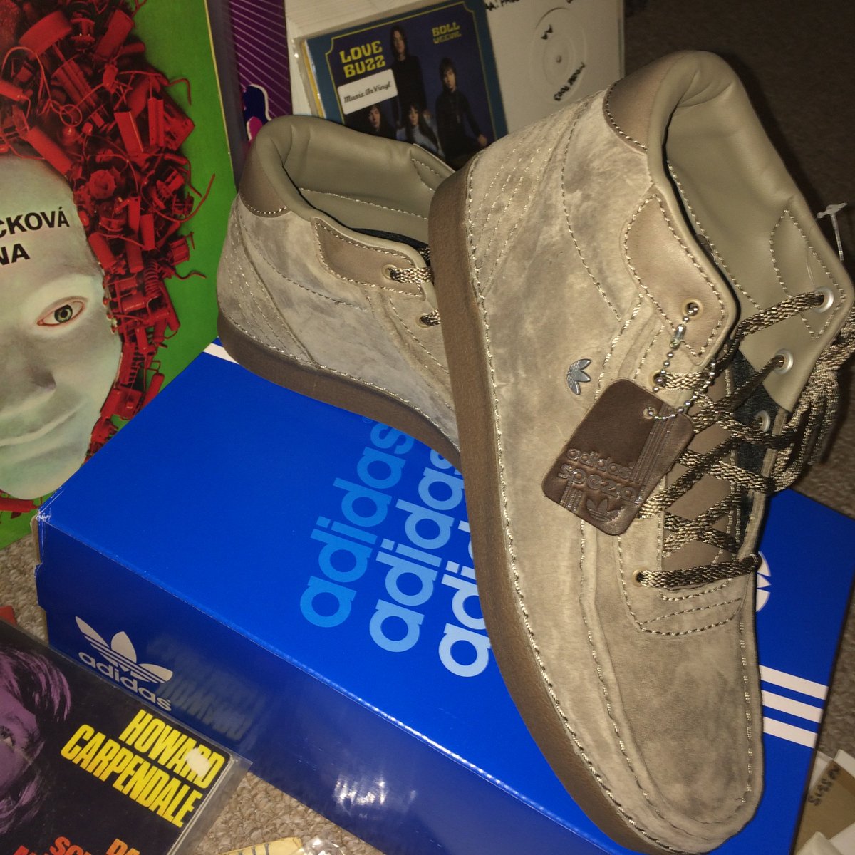 Themag7s's tweet photo. Love a fresh @adidasoriginals delivery! Good job @Gary_Aspden - almost too good to wear! #futureretro #dope #casuals https://t.co/POW5PNNoIF