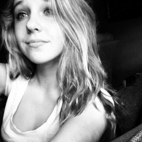Kaykaylie00's tweet photo. Fake smiles https://t.co/vTY4tSo3UZ