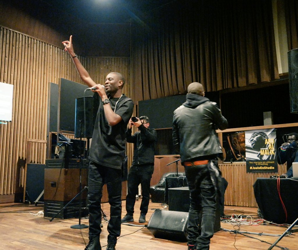 Alexandre_Sim's tweet photo. La preuve que #JsuisEnStudio avec Abd Al Malik ! Concert très très privé au Studio Ferber #lepied https://t.co/ZOLfnmD77I